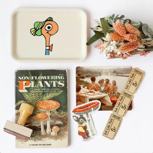 Richard Scarry Small Vintage Tray: Lowly Worm
